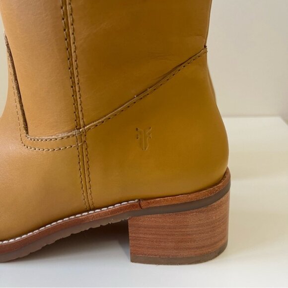 Frye Banana "Camryn" Pull On Classic Boots Size 8 - Picture 9 of 16
